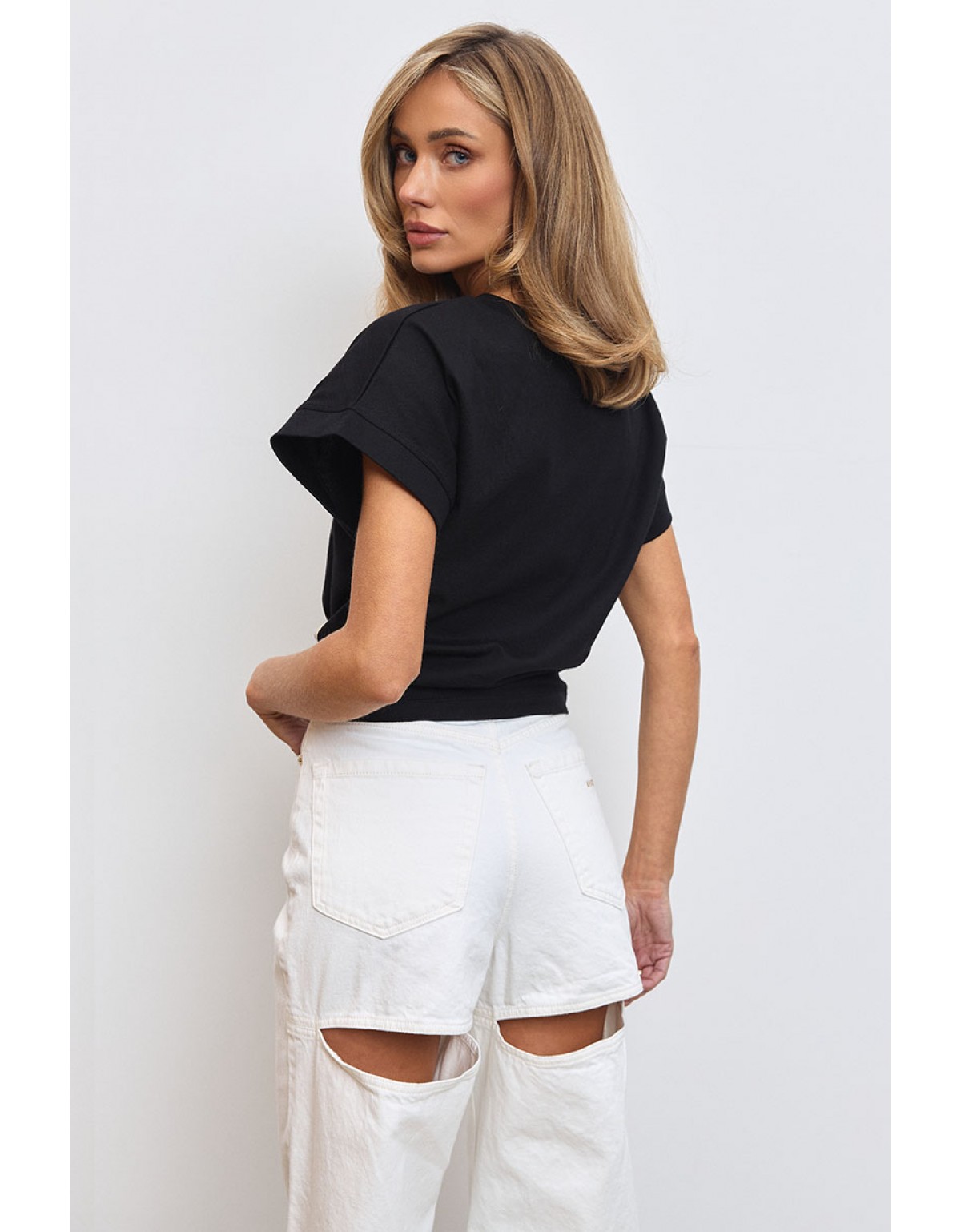 Футболка з вузлом чорна